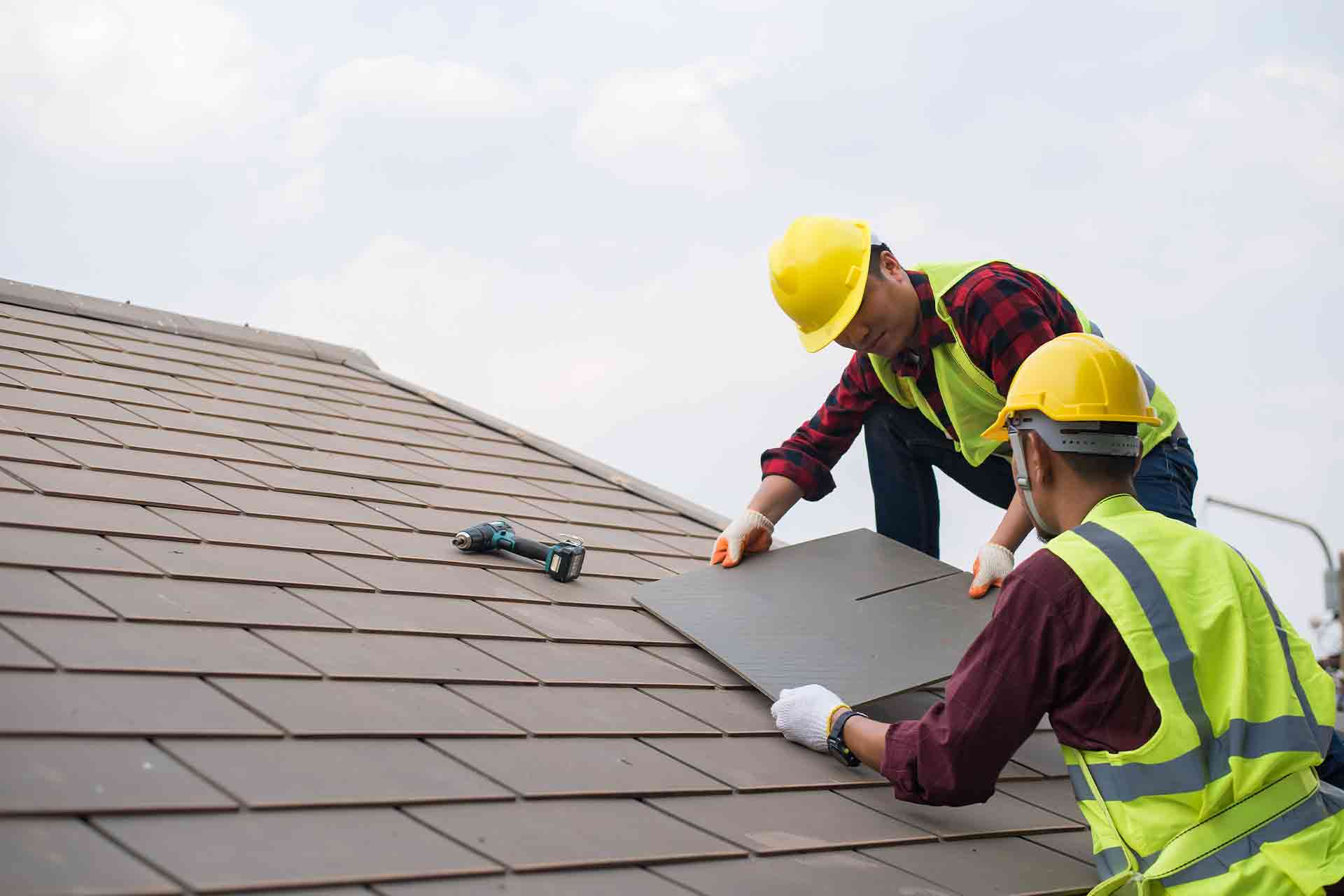 Benefits of Hiring a Roofing Contractor